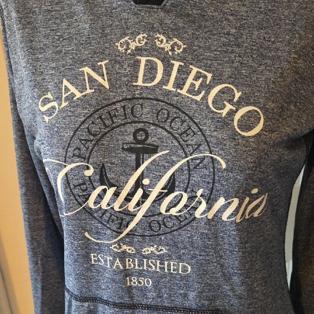 Blue San Diego California Hoodie - Picture 3 of 6